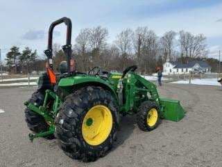 Image of John Deere 4052R equipment image 3