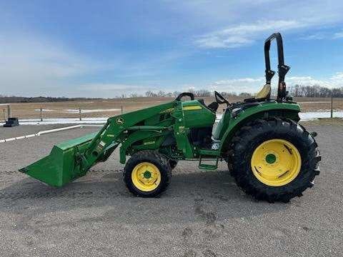 2016 John Deere 4052R Equipment Image0