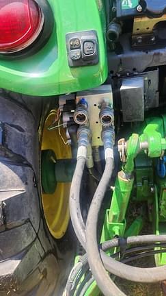 Image of John Deere 4052R equipment image 2