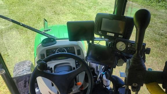 Image of John Deere 4052R equipment image 4
