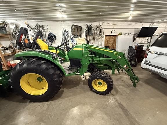 Image of John Deere 4052R Primary image