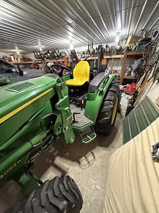 Image of John Deere 4052R equipment image 2