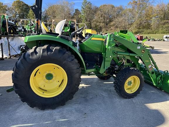 Image of John Deere 4052R equipment image 2