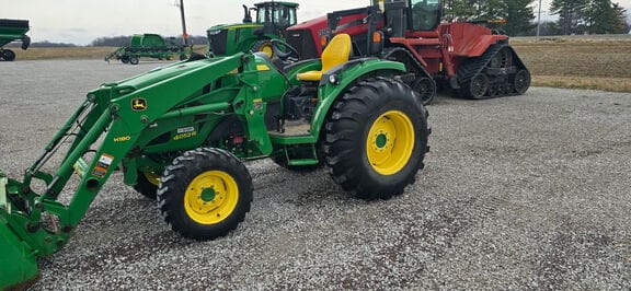 2016 John Deere 4052R Equipment Image0