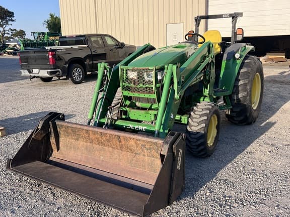 Image of John Deere 4066R equipment image 2