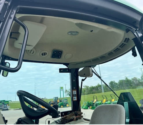 Image of John Deere 4066R equipment image 4