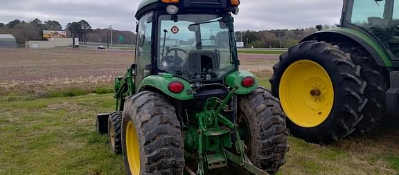 Image of John Deere 4066R equipment image 4