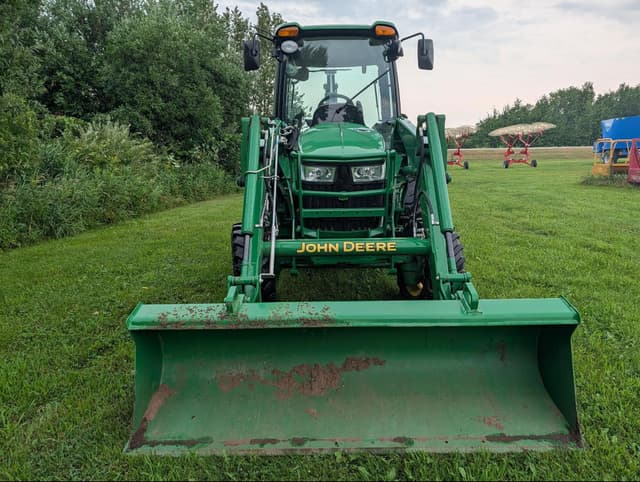 Image of John Deere 4066R equipment image 1
