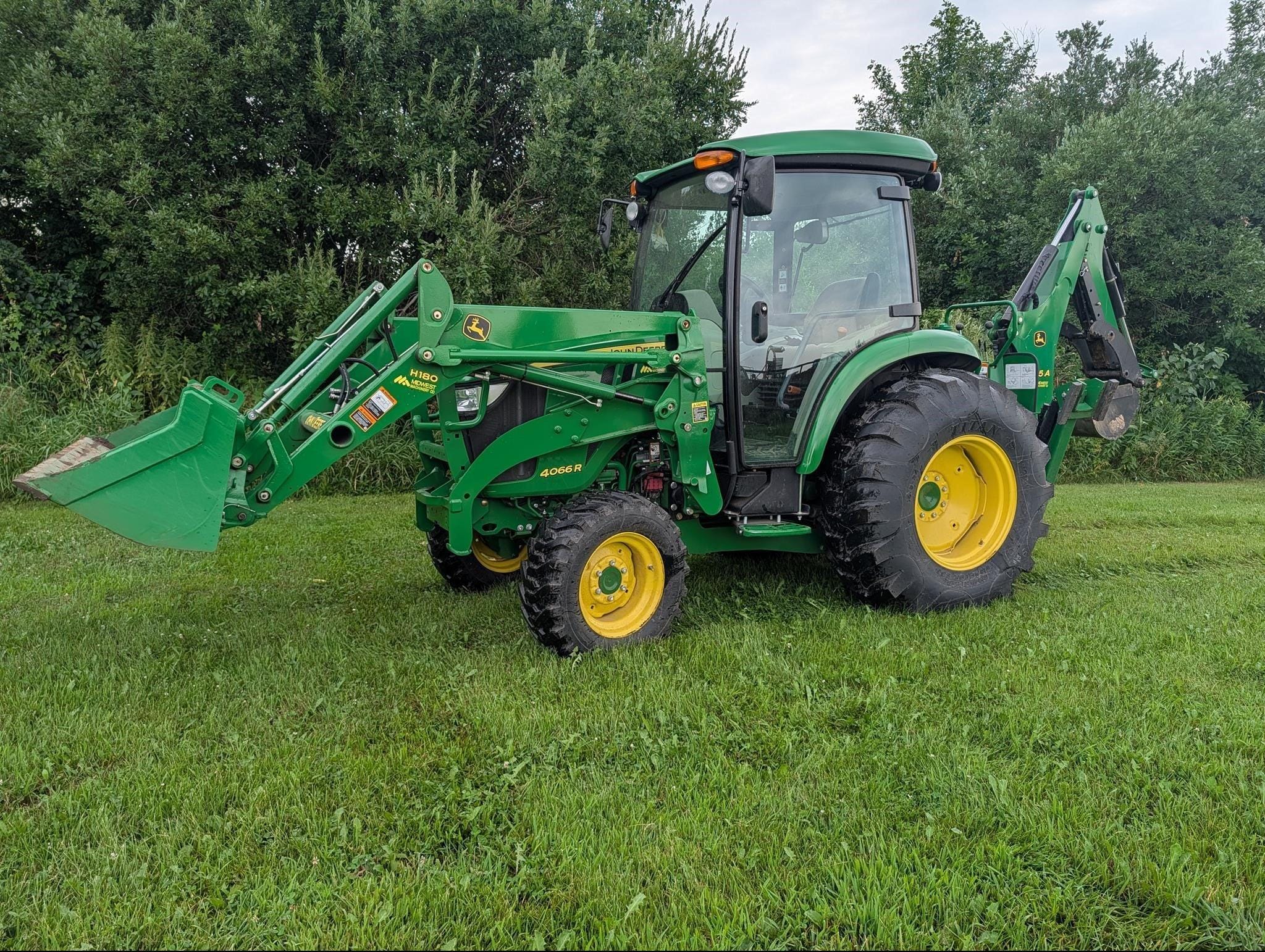 2016 John Deere 4066R Equipment Image0