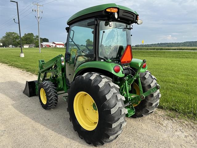 Image of John Deere 4066R equipment image 2