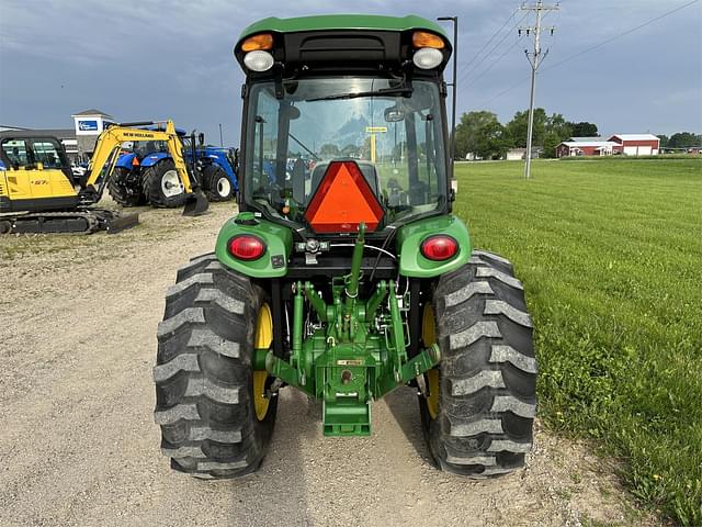 Image of John Deere 4066R equipment image 3