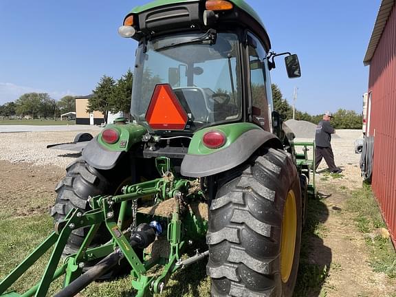 Image of John Deere 4066R equipment image 3