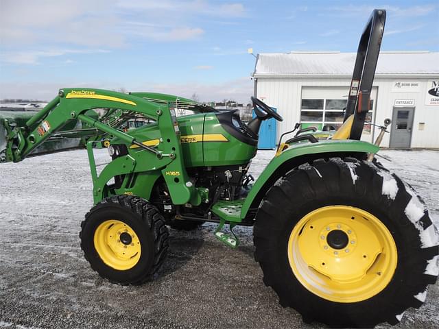 Image of John Deere 4105 equipment image 1