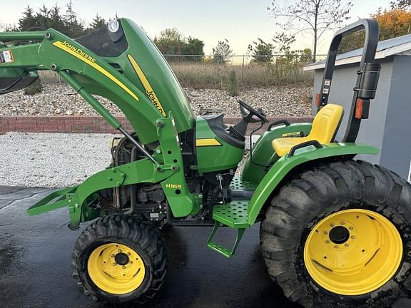 Image of John Deere 4105 equipment image 4