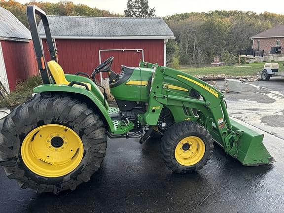 Image of John Deere 4105 Primary image