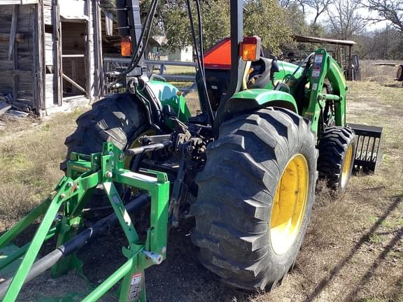 Image of John Deere 4105 equipment image 3