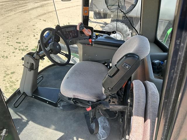 Image of John Deere 435D equipment image 4