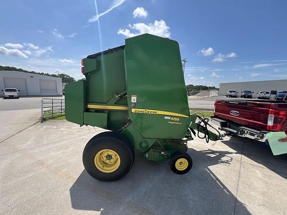 Image of John Deere 459 equipment image 1
