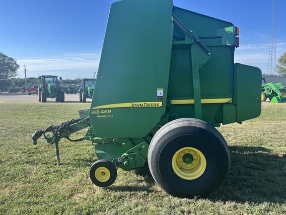 Image of John Deere 469 equipment image 4