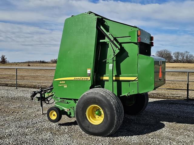 Image of John Deere 469 equipment image 3