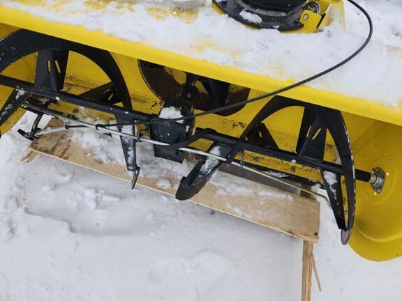 Image of John Deere 47" Snow Blower equipment image 3