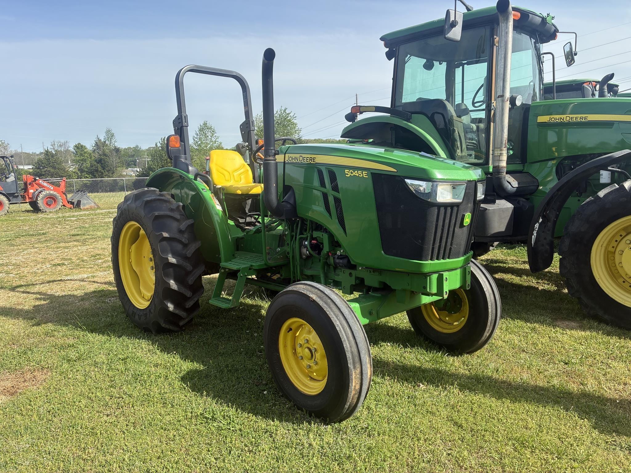 2016 John Deere 5045E Equipment Image0
