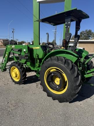 Image of John Deere 5045E equipment image 4