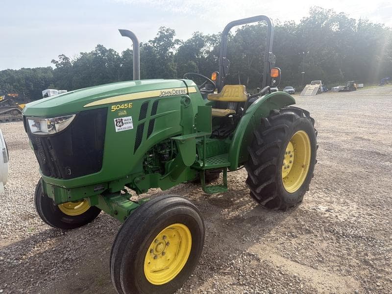Image of John Deere 5045E Image 0