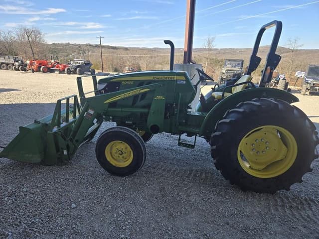 Image of John Deere 5045E equipment image 3