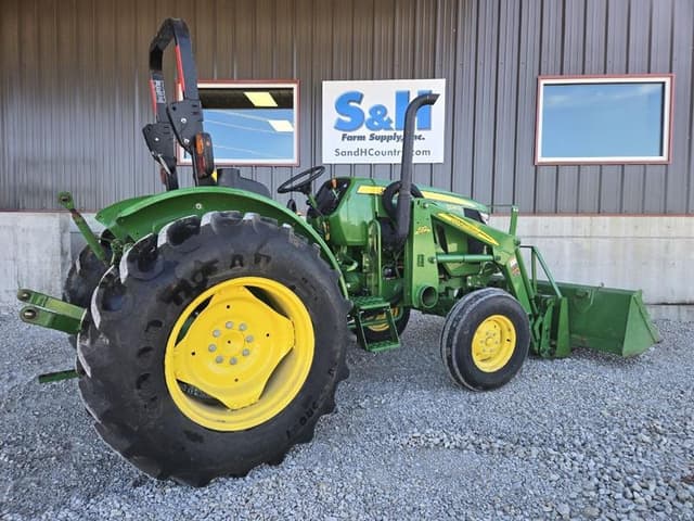Image of John Deere 5045E equipment image 4
