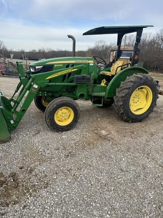 2016 John Deere 5045E Equipment Image0