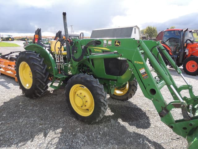 Image of John Deere 5045E equipment image 1