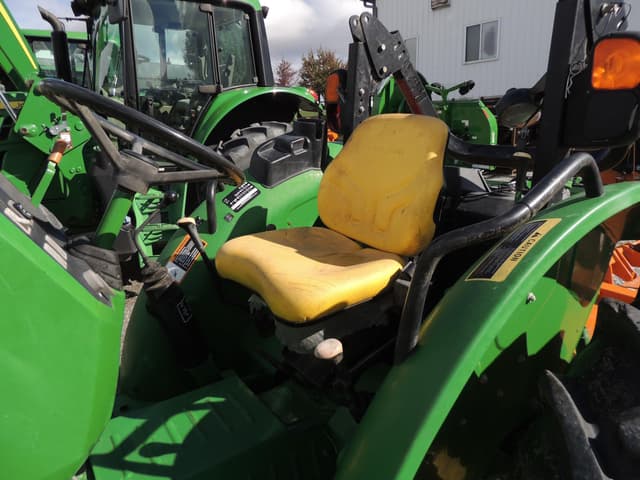 Image of John Deere 5045E equipment image 4