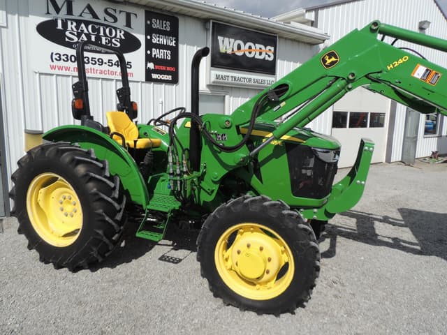 Image of John Deere 5045E equipment image 2