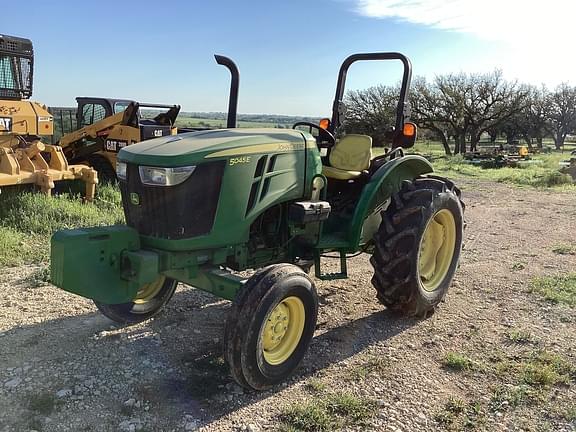 Image of John Deere 5045E equipment image 2