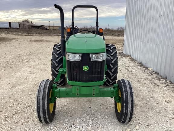 Image of John Deere 5045E equipment image 3