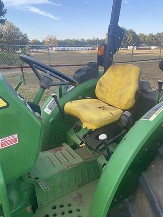 Image of John Deere 5045E equipment image 2