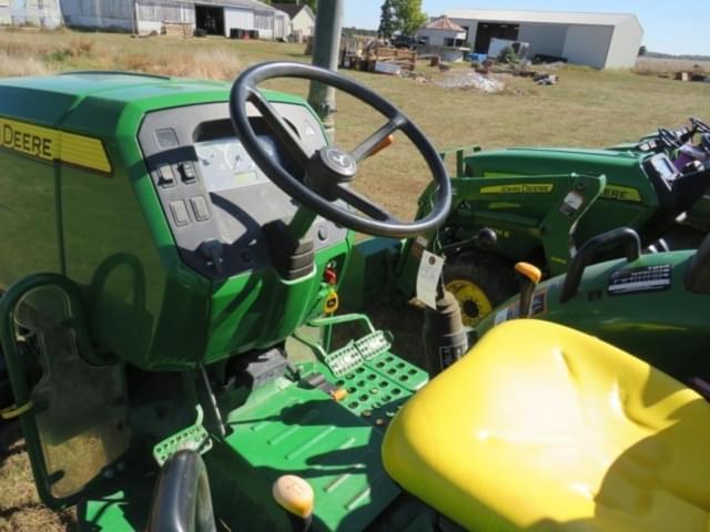 Image of John Deere 5045E equipment image 3
