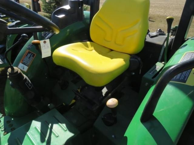 Image of John Deere 5045E equipment image 4