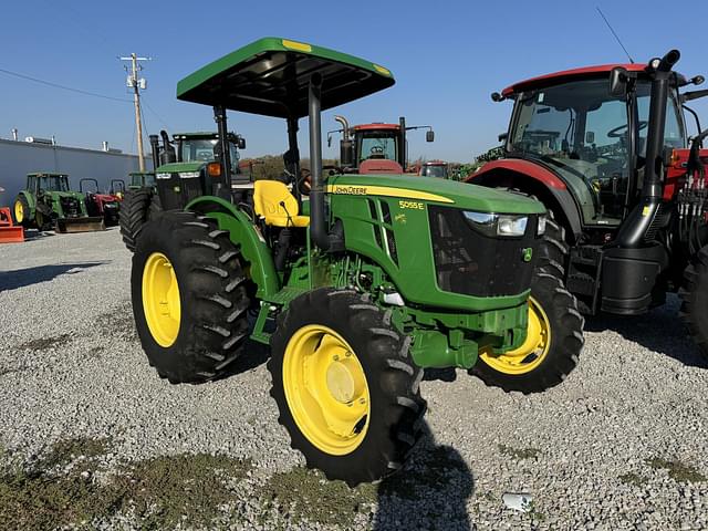 Image of John Deere 5055E equipment image 2