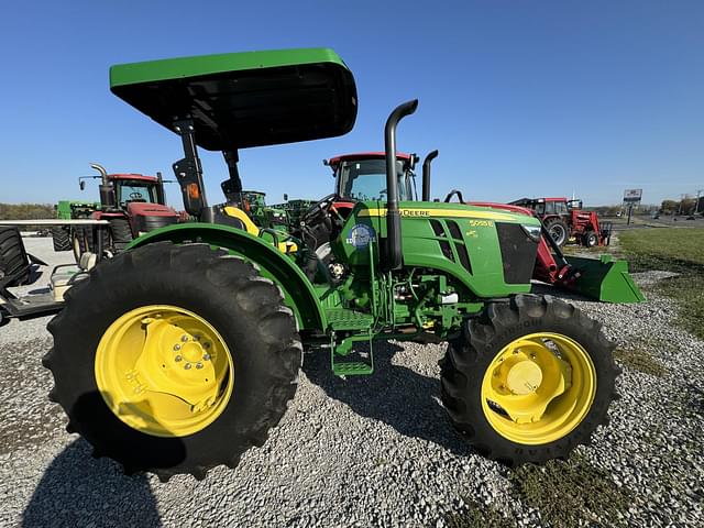 Image of John Deere 5055E equipment image 4