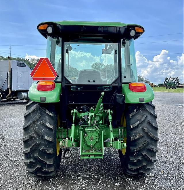 Image of John Deere 5055E equipment image 3