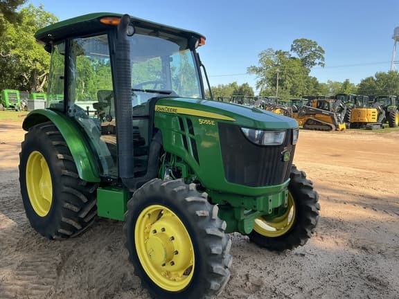 Image of John Deere 5055E equipment image 3