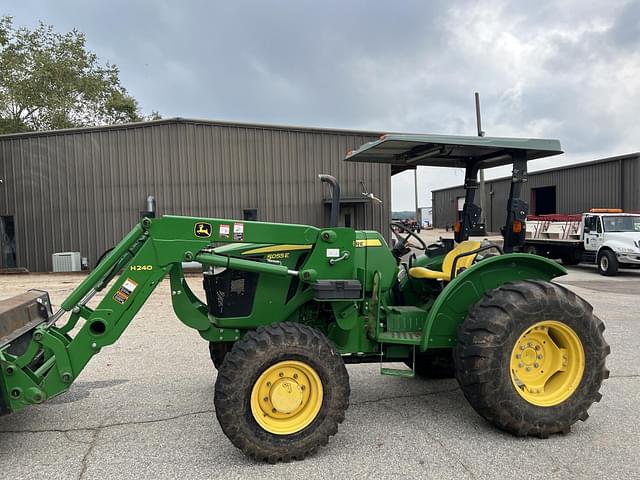 Image of John Deere 5055E equipment image 2