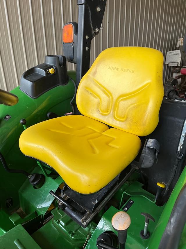 Image of John Deere 5055E equipment image 1