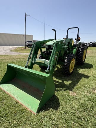 2016 John Deere 5055E Equipment Image0