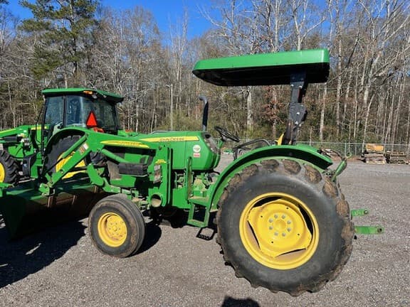 Image of John Deere 5055E equipment image 3