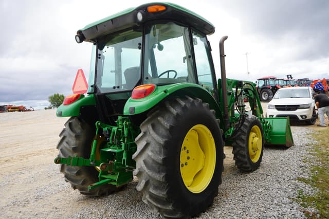 Image of John Deere 5055E equipment image 4
