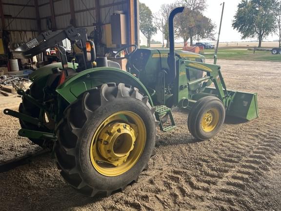 Image of John Deere 5055E equipment image 3