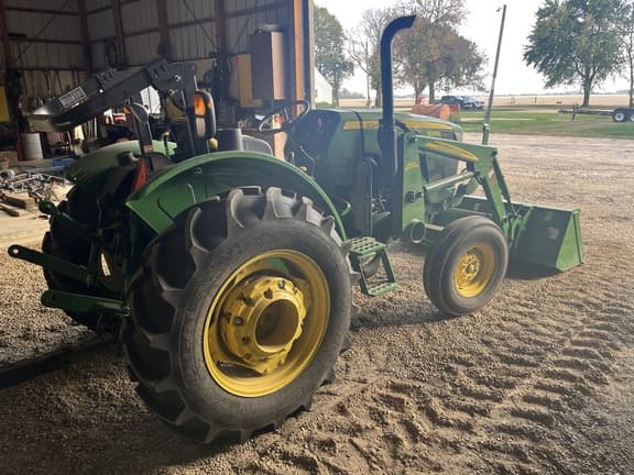 Image of John Deere 5055E equipment image 3